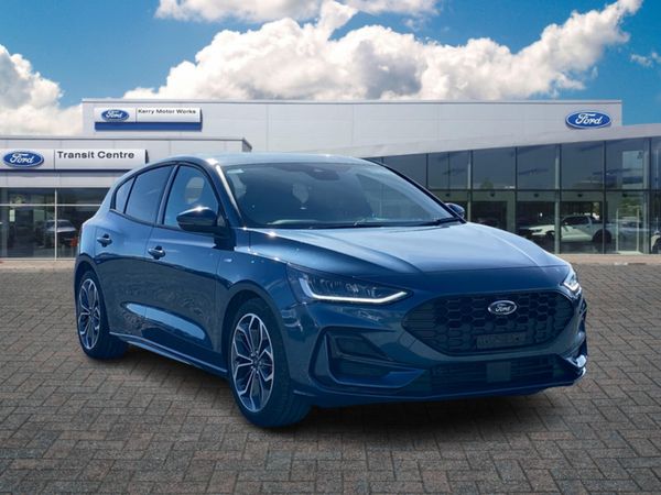 Ford Focus Hatchback, Petrol, 2025, Blue