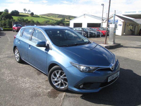 Toyota Auris Hatchback, Diesel, 2017, Blue