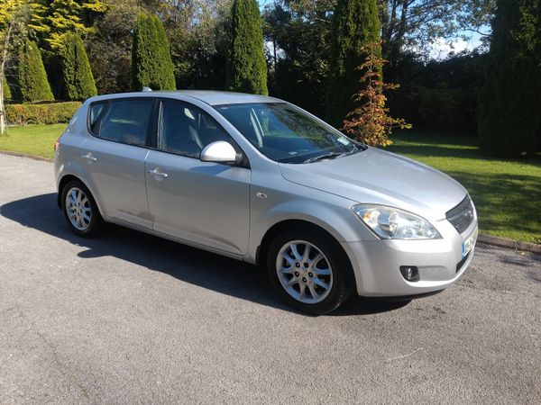 Kia Ceed Hatchback, Diesel, 2009, Silver