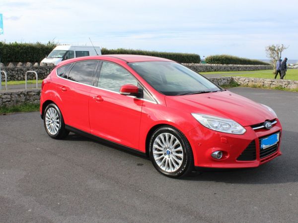 Ford Focus Hatchback, Diesel, 2012, Red