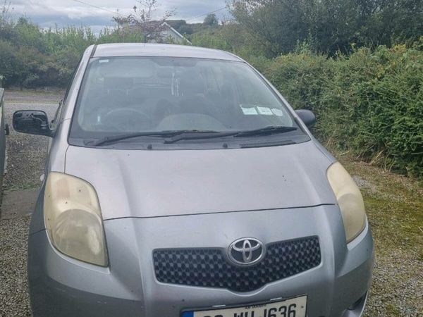Toyota Yaris Hatchback, Petrol, 2006, Silver