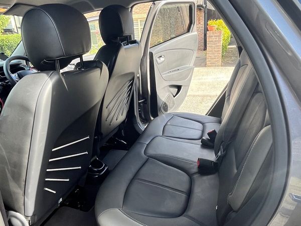 Renault Captur Hatchback, Diesel, 2016, Grey