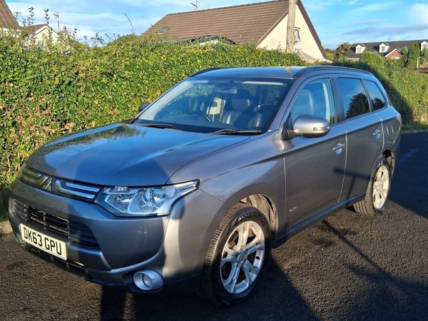 Mitsubishi Outlander SUV, Diesel, 2014, Grey