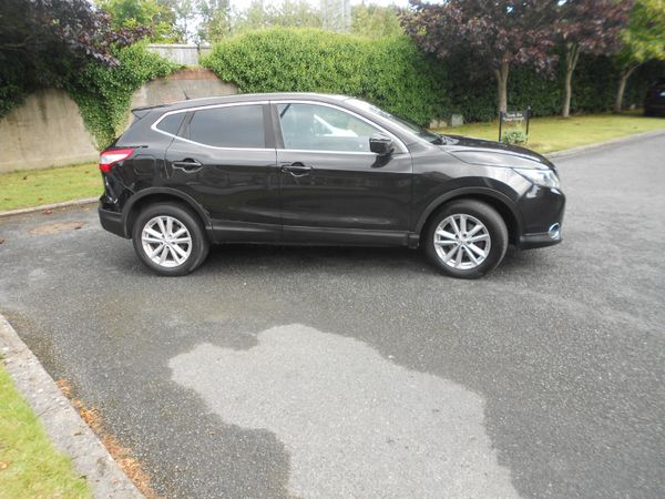 Nissan Qashqai Hatchback, Diesel, 2014, Black