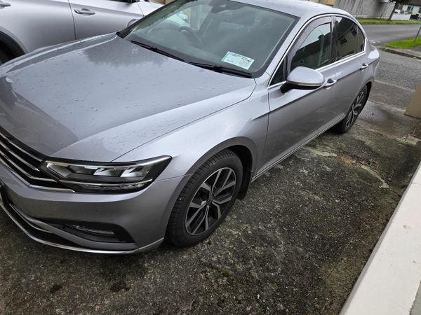 Volkswagen Passat Saloon, Diesel, 2021, Grey