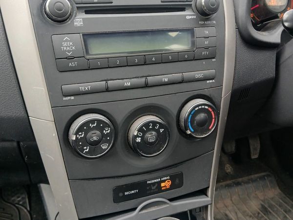 Toyota Corolla Saloon, Petrol, 2007, Grey