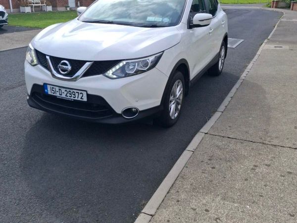 Nissan Qashqai Hatchback, Diesel, 2015, White