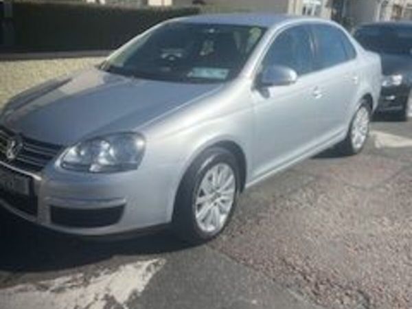 Volkswagen Jetta Saloon, Diesel, 2010, Silver