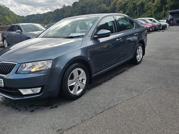 Skoda Octavia Saloon, Petrol, 2016, Grey