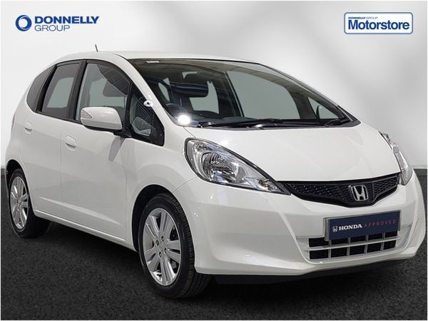 Honda Jazz Hatchback, Petrol, 2015, White