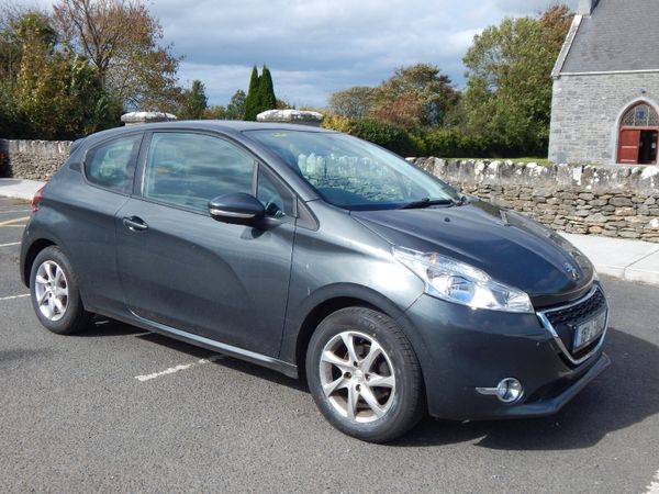 Peugeot 208 Hatchback, Diesel, 2015, Grey