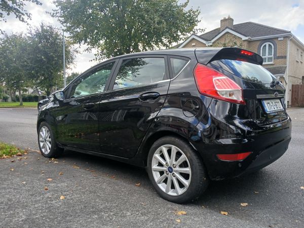 Ford Fiesta Hatchback, Petrol, 2017, Black