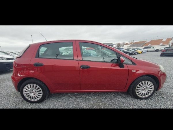 Fiat Punto Hatchback, Petrol, 2012, Red