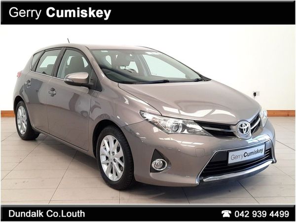 Toyota Auris Hatchback, Diesel, 2013, Bronze