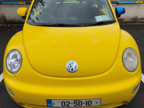 Volkswagen Beetle Hatchback, Petrol, 2002, Yellow