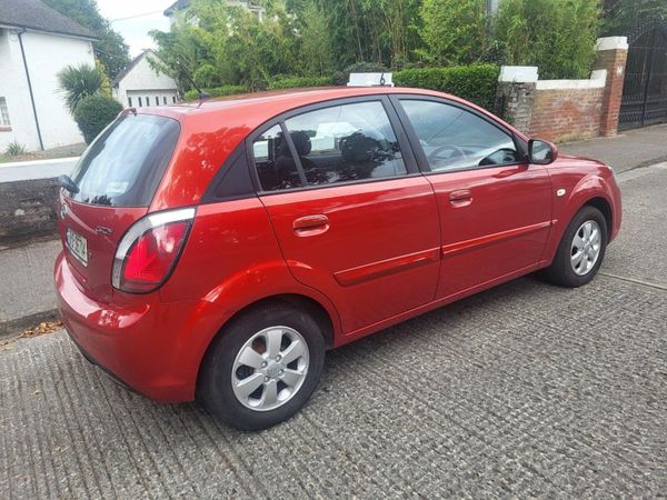 Kia Rio Hatchback, Diesel, 2010, Red