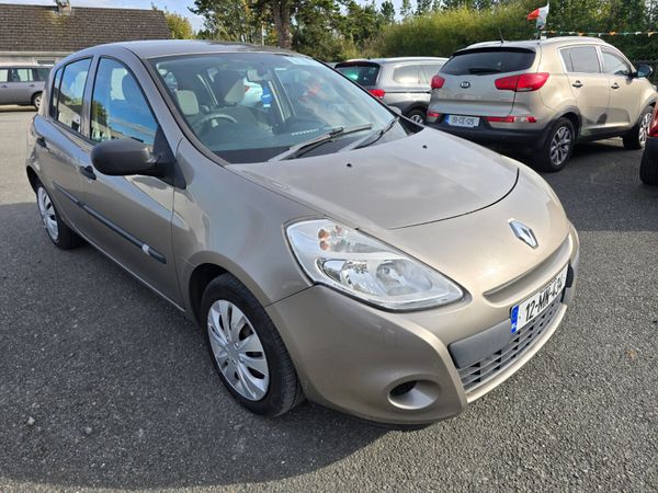Renault Clio Hatchback, Petrol, 2012, Gold