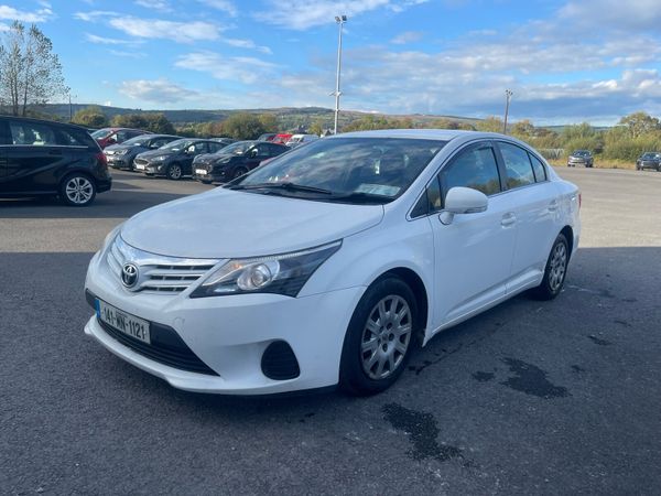 Toyota Avensis Saloon, Diesel, 2014, White