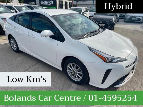 Toyota Prius Hatchback, Petrol Hybrid, 2022, White
