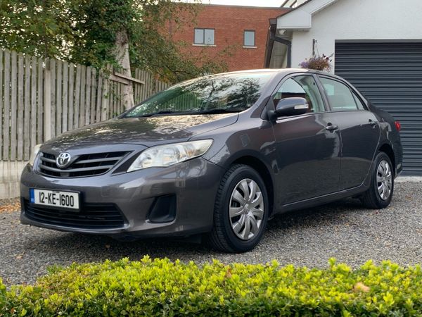 Toyota Corolla Saloon, Diesel, 2012, Grey