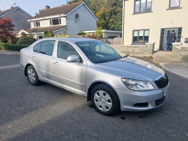 Skoda Octavia Hatchback, Diesel, 2011, Silver