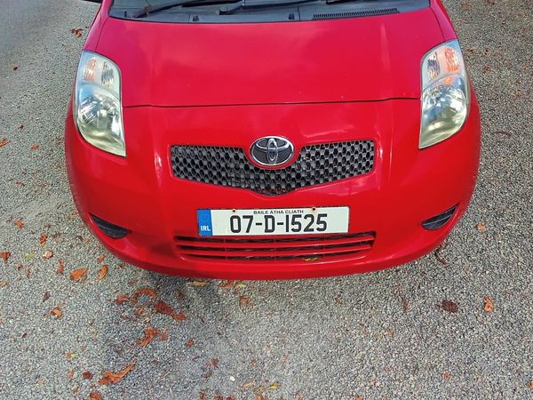 Toyota Yaris Hatchback, Petrol, 2007, Red