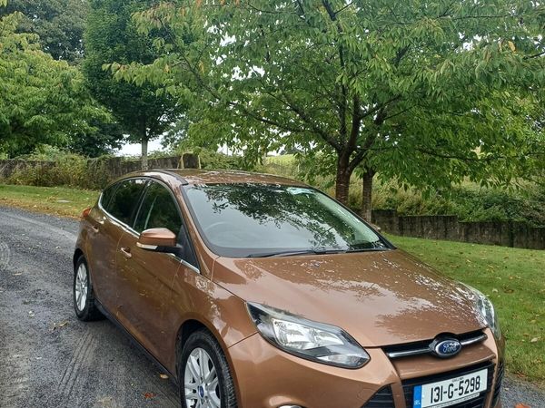 Ford Focus Hatchback, Petrol, 2013, Brown