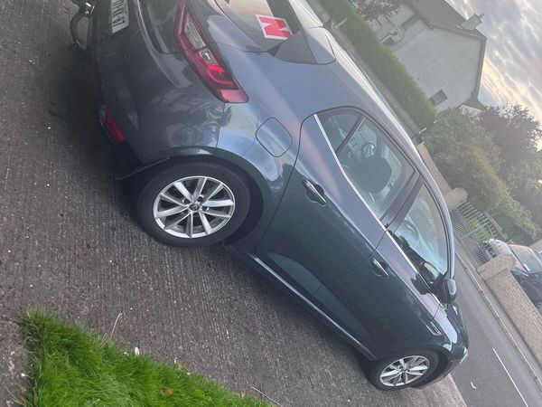 Renault Megane Hatchback, Diesel, 2017, Grey
