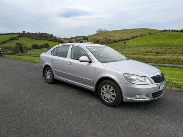 Skoda Octavia Hatchback, Petrol, 2011, Silver