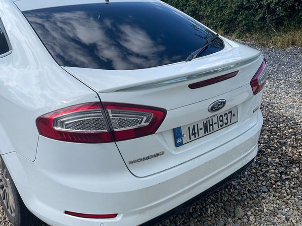 Ford Mondeo Hatchback, Diesel, 2014, White