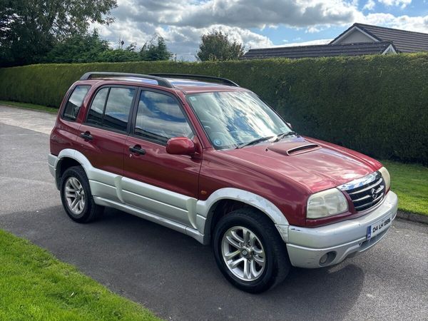 Suzuki Grand Vitara SUV, Diesel, 2004, Red