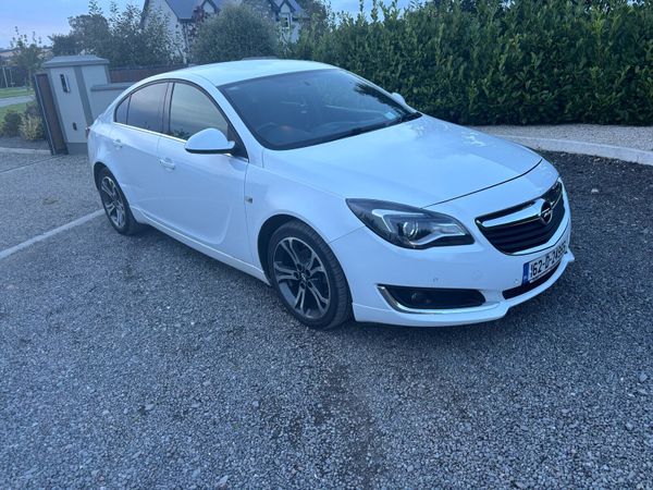 Opel Insignia Hatchback, Diesel, 2016, White
