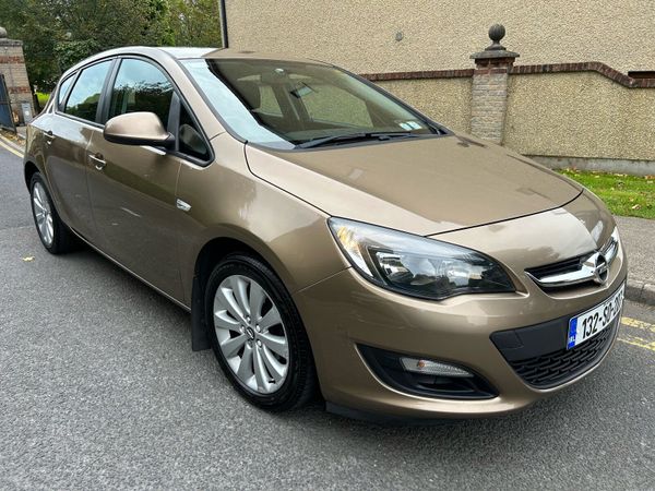 Opel Astra Hatchback, Diesel, 2013, Bronze