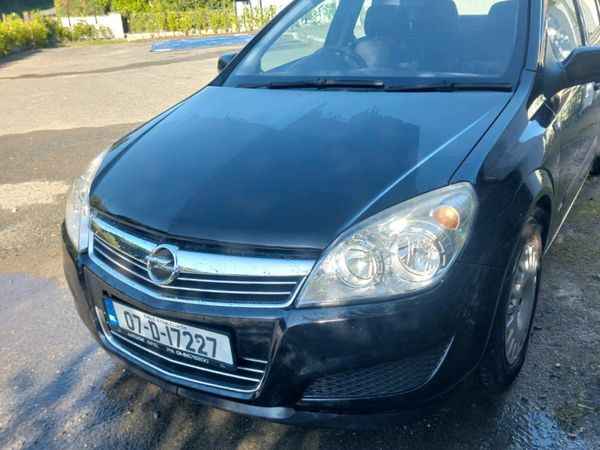 Opel Astra Hatchback, Petrol, 2007, Black