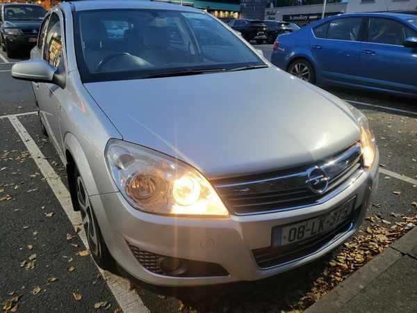 Opel Astra Hatchback, Petrol, 2008, Silver