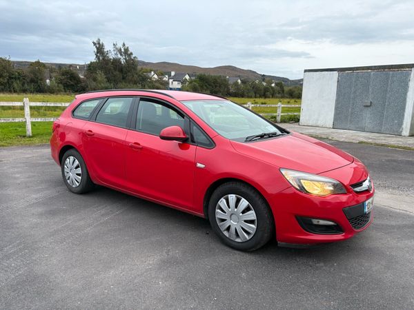 Vauxhall Astra Estate, Diesel, 2013, Red