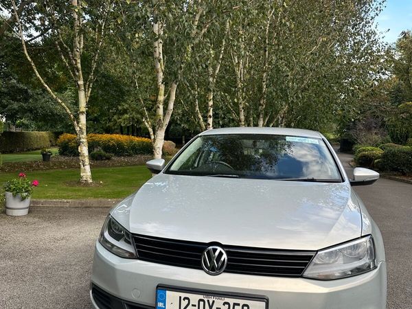 Volkswagen Jetta Saloon, Diesel, 2012, Silver