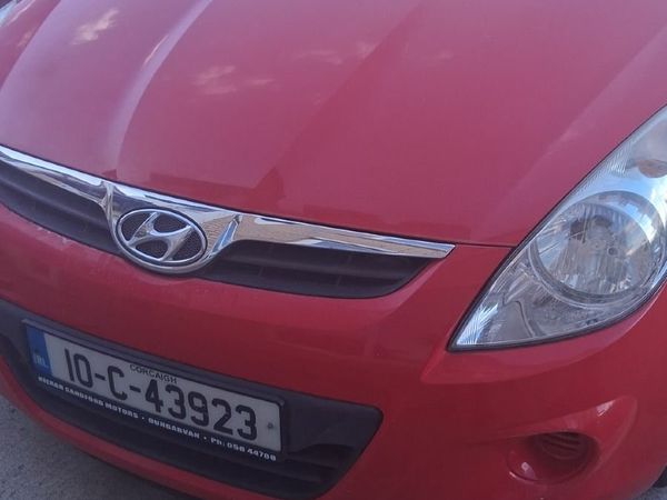 Hyundai i20 Hatchback, Diesel, 2010, Red