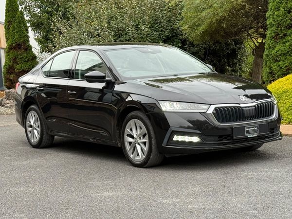 Skoda Octavia Saloon, Diesel, 2022, Black