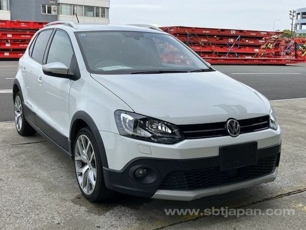 Volkswagen Polo Hatchback, Petrol, 2017, White
