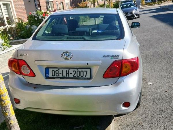 Toyota Corolla Saloon, Petrol, 2008, Silver