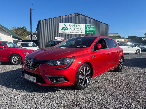 Renault Megane Hatchback, Diesel, 2019, Red