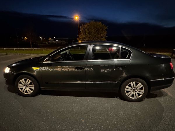 Volkswagen Passat Saloon, Diesel, 2008, Green