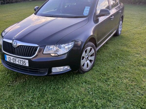 Skoda Superb Hatchback, Diesel, 2012, Black