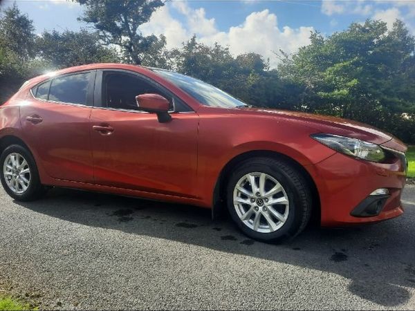 Mazda Mazda3 Hatchback, Diesel, 2014, Red
