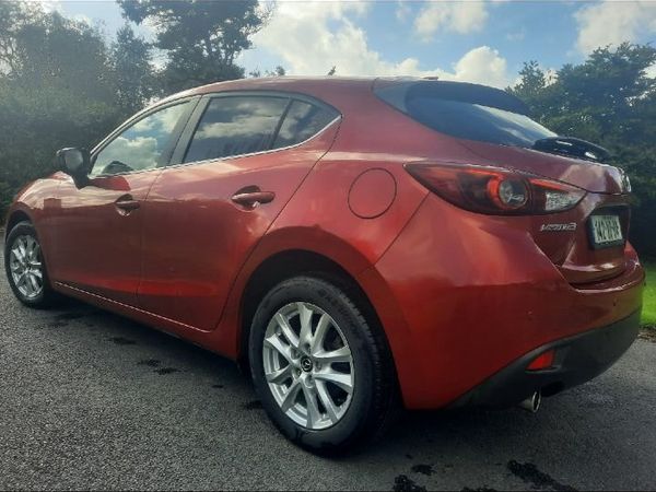 Mazda Mazda3 Hatchback, Diesel, 2014, Red