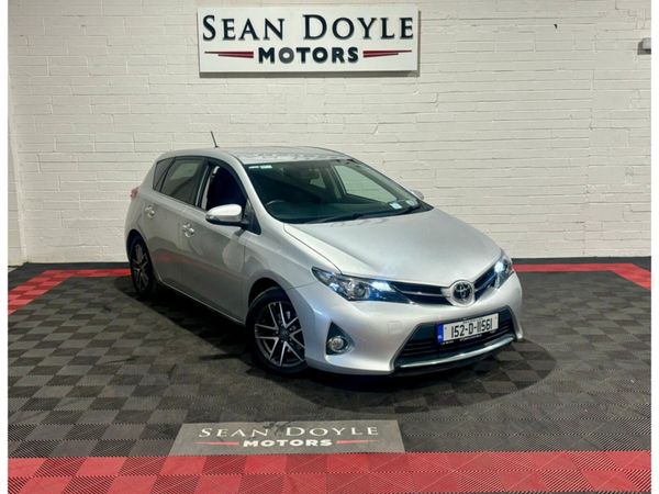 Toyota Auris Hatchback, Diesel, 2015, Silver