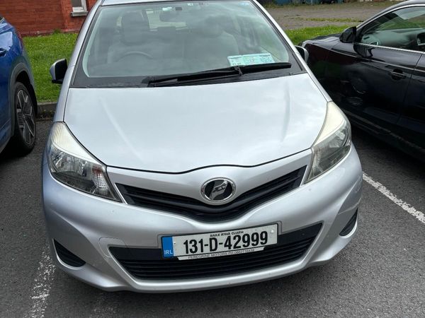 Toyota Vitz Hatchback, Petrol, 2013, Silver