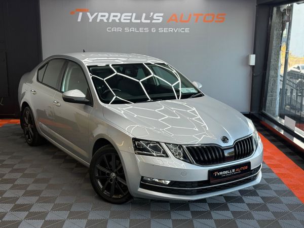 Skoda Octavia Hatchback, Diesel, 2018, Silver