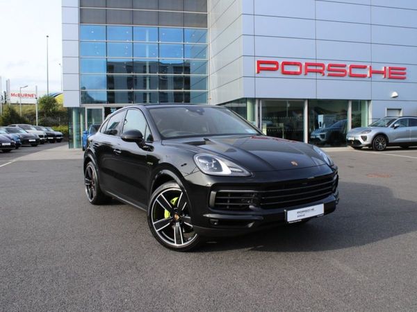 Porsche Cayenne SUV, Petrol Plug-in Hybrid, 2023, Black